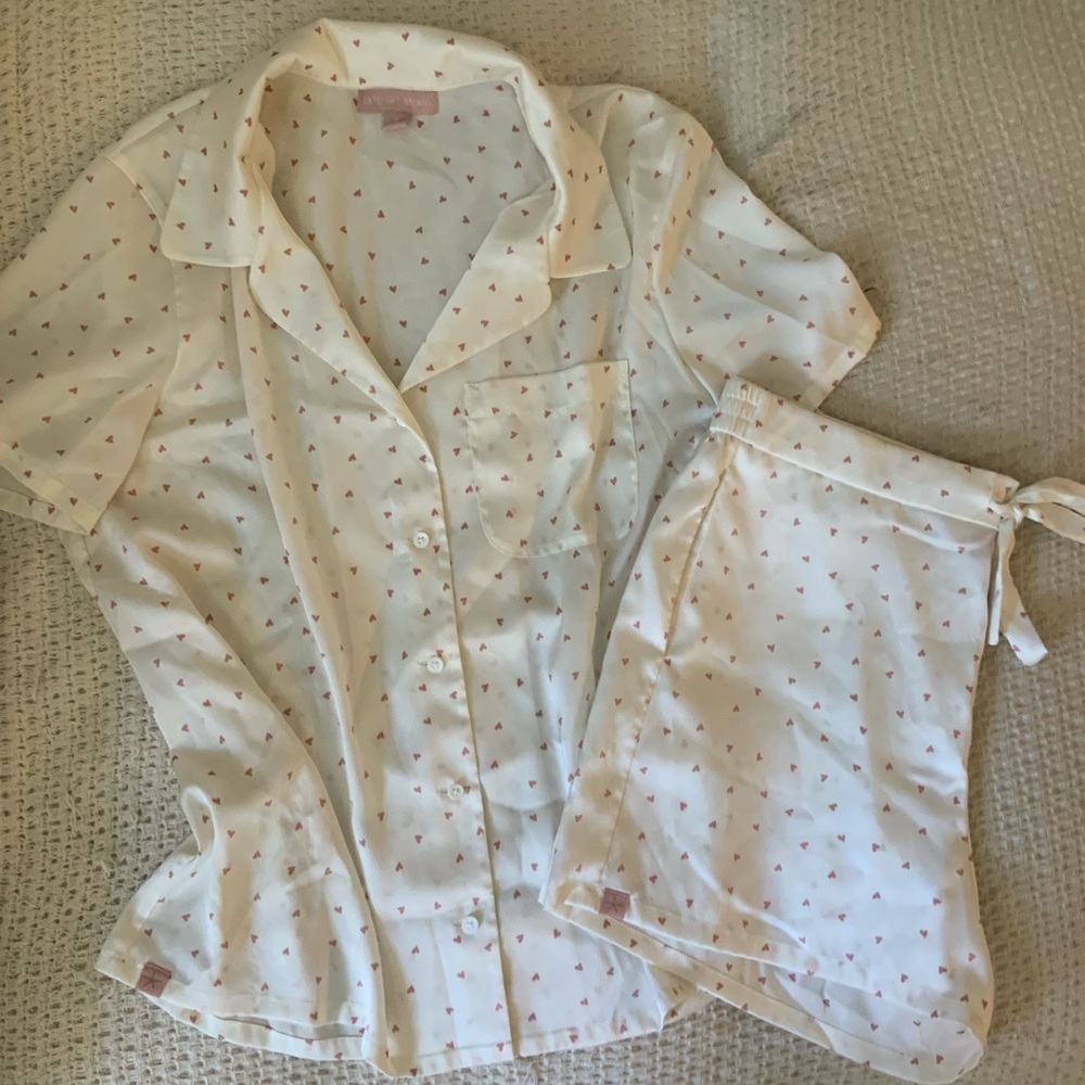 Barefoot Dreams Satin Heart Pajama Short Button Pink White Sleepwear Lounge Set
